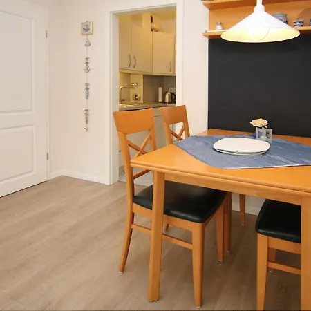 Osterstra_e 1_ Whg_ 8_ Haus Flora *